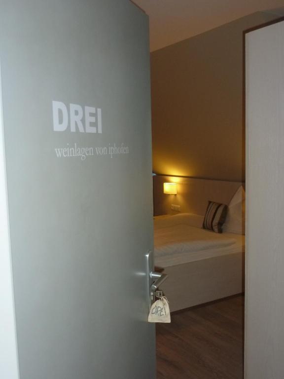 Weingut Gaestehaus Weigand Iphofen Room photo